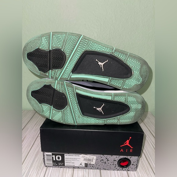 PreOwned/Lightly used:Air Jordan 4 Retro:Drk Grey/Green Glow-Cmnt gry blk,Sz 10 - Picture 12 of 14